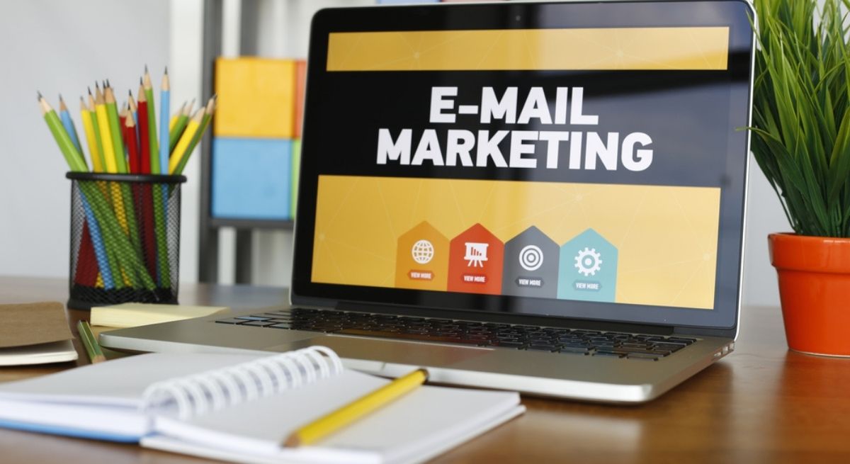 PROS AND CONS OF E-MARKETING